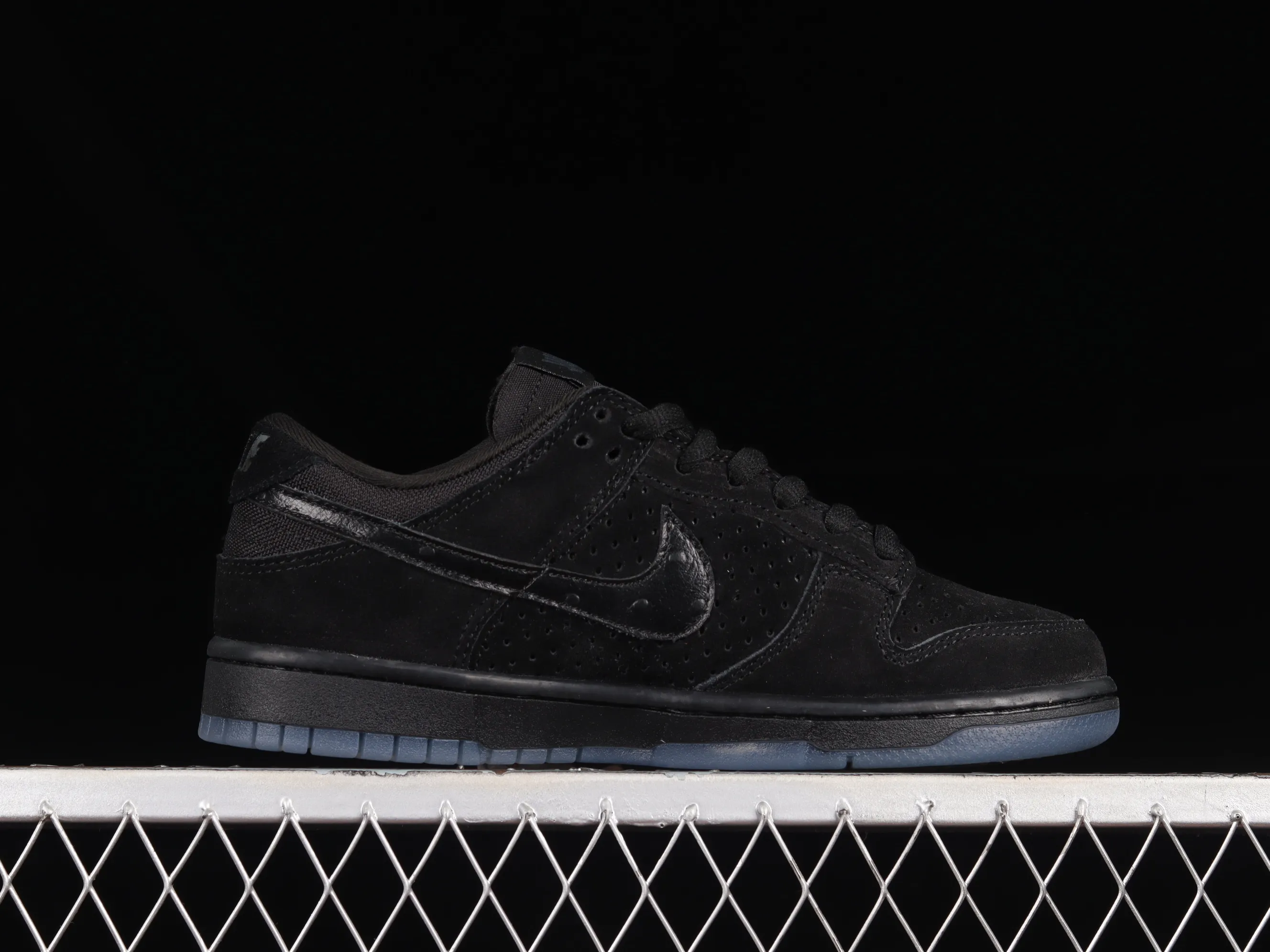 All categories Nk SB Dunk series Nk SB Dunk Low low-top sneakers Z version UNDFEATED x Nk Dunk Low black soul color dunk series low-top casual sports skateboard shoes DO9329-001